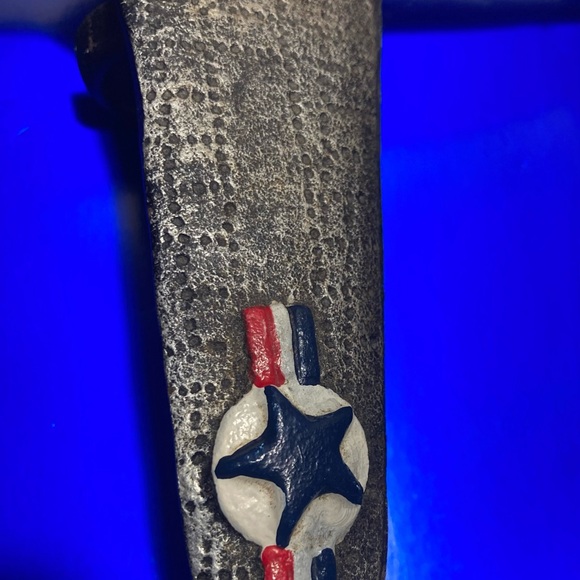 Vintage cast iron kitty hawk fighter plane (shark mouth) toy or collectible - Picture 7 of 9